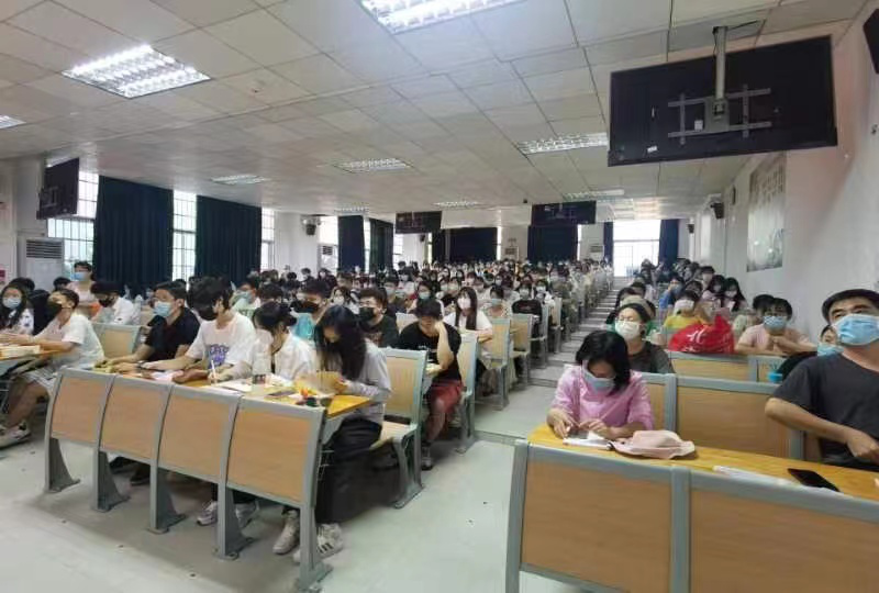 海南师范大学党委组织部（党校）成功举办2022年第183-186期党课培训班